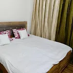 Pixiestays 1301 Midc Andheri East
