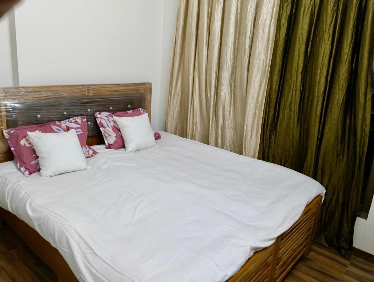 Pixiestays 1301 Midc Andheri East *